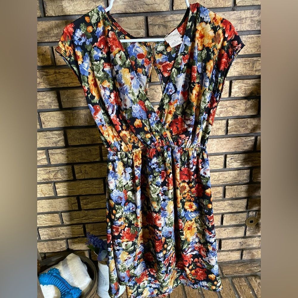 Floral v neck dress Anthropologie‎